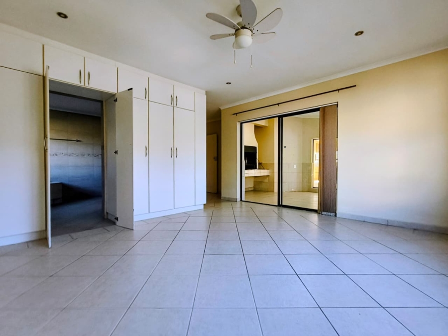 3 Bedroom Property for Sale in Wavecrest Eastern Cape